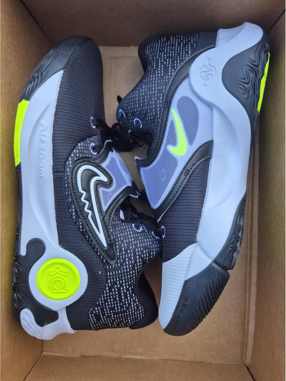 KD Trey 5 X Size 10.5 Mens New